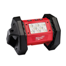 Faro-a-LED-da-1500Lumen-a-batteria-M18-(NON-INCLUSA)-con-possibilità-di-fissaggio-a-parete-per-una-maggiore-versatilità.-Faro-professionale-perfetto-per-cantieri-officine-e-molte-altri-MILWAUKEE-M18 AL-0-4932430392