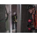 livella-laser-a-2-laser-verde-con-piombo-possibilità-di-posizionamento-su-staffa-su-trepiede-su-base-magnetica-portata-30metri-milwaukee-CLLP-301C